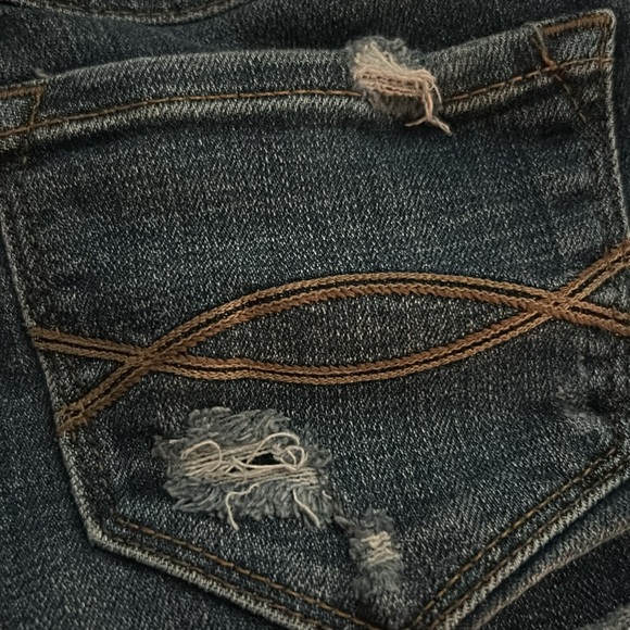 Abercrombie and Fitch Low Rise Shorts. - Picture 4 of 8